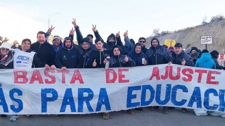 El gremio docente lleva su paro a nueve semanas consecutivas