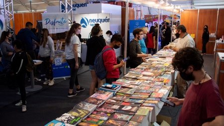Más de 350 mil personas pasaron por la Feria del Libro y se espera un exitoso cierre