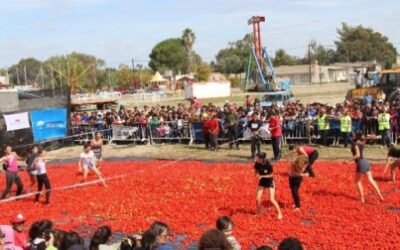 Una fiesta popular que celebra el tomate, en la localidad donde nació Rodolfo Walsh