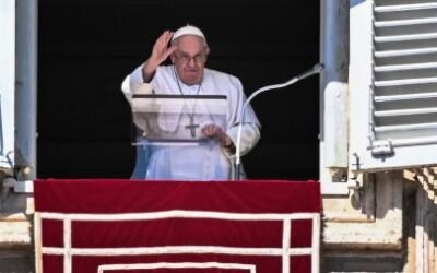 Francisco le pidió al mundo que le regale paz en su aniversario