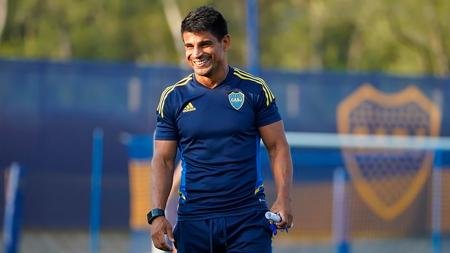 Boca se entrena con la presencia de Hugo Ibarra