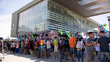 seis policías fueron hallados culpables de ‘abuso de autoridad’ y ‘abuso de armas’