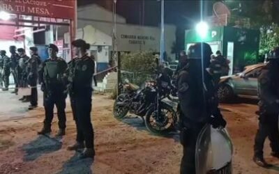 Al menos 30 presos mantuvieron de rehén a un policía durante un motín en Moreno