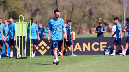 La Selección se entrenó en Ezeiza antes de viajar a Paraguay y Santiago del Estero