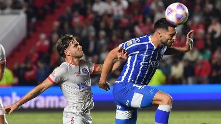 Argentinos, con un gran segundo tiempo, goleó a Godoy Cruz y quedó a 4 de la punta