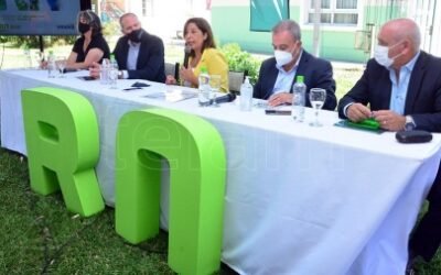 Carreras presentó el plan de vacunación contra la Covid-19 y una app para el seguimiento