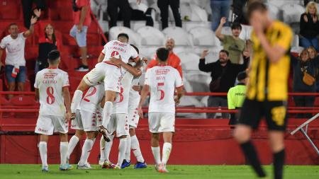 Huracán debutó con una goleada de local ante Guaraní