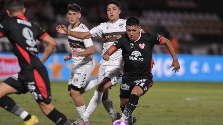 Platense tuvo su recompensa con la victoria agónica ante Instituto
