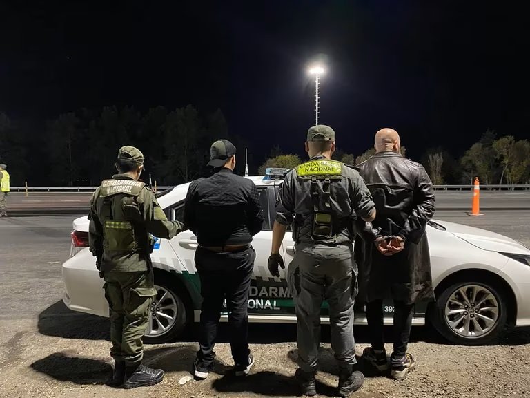 Gendarmería detuvo a pocos kilómetros de Rosario a un asesor del Senado con casi 100 pastillas de éxtasis