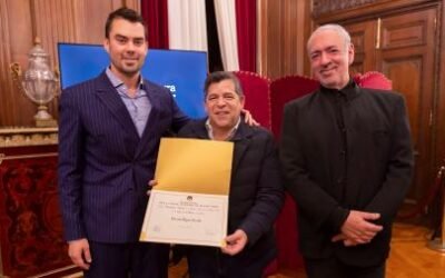 Distinguieron como Personalidad de la Cultura porteña al periodista Hernán Reyes Alcaide