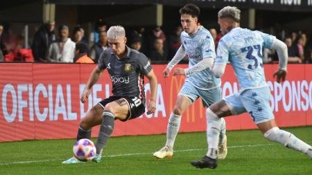 Racing y Estudiantes empataron sin goles en La Plata