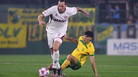 Lanús desaprovechó una ventaja de dos goles y Defensa se lo empató en Varela