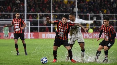 En una cancha pasada por agua, Patronato perdió como local ante Botafogo