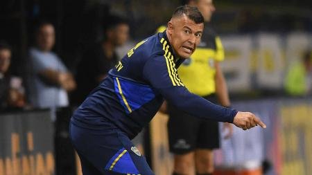 Almirón patea el tablero en Boca con Cavani titular y dos grandes sorpresas