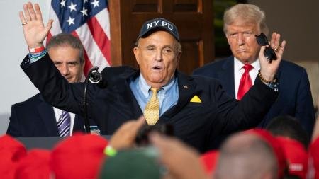 Rudy Giuliani, exabogado de Trump, se entregó a la Justicia en Georgia