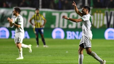 El Banfield de Falcioni goleó al Central de Russo y toma aire pensando en la tabla anual