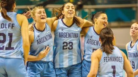 Argentina metió un triunfo histórico y va por las medallas