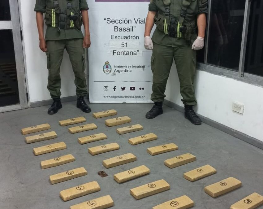 con un perro antinarcóticos, hallaron cerca de 20 kilos de droga en un micro – Las noticias más importantes de Chaco