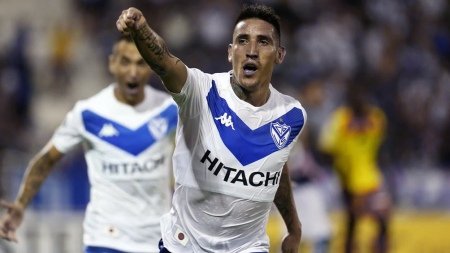 ‘Ricky’ Centurión volverá a los entrenamientos en Vélez e iniciará la pretemporada