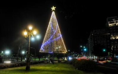 La Ciudad de Buenos Aires encendió las luces de 16 árboles navideños