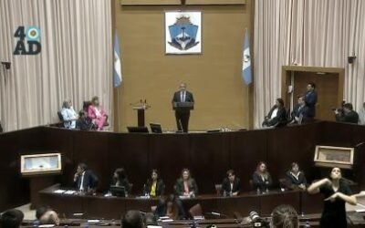 Rolando Figueroa asumió como gobernador y apuesta por el ‘cambio’