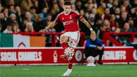 Gonzalo Montiel volvió a la titularidad en la victoria de Nottingham ante Newcastle