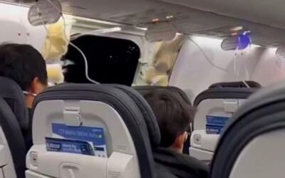 Un profesor de Oregón encontró la puerta de un avión en su patio