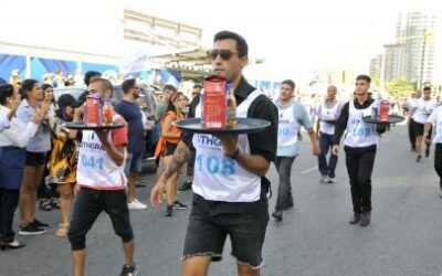 Una maratón de mozos y camareras con mega torta incluida se celebró en Mar del Plata